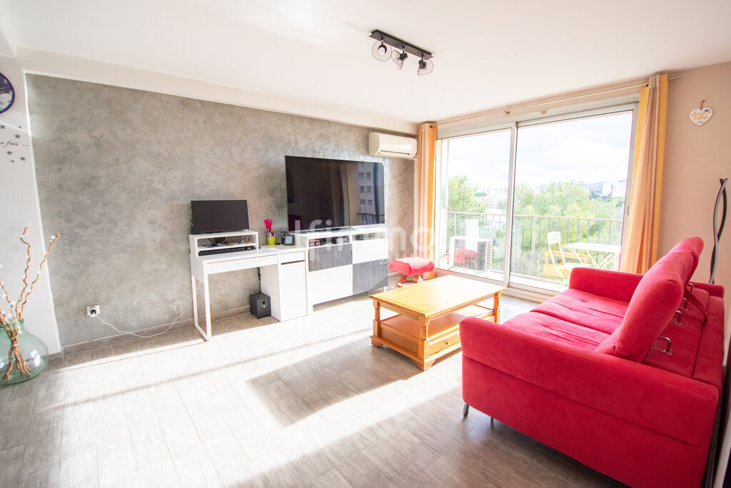 Photo 2 : Dernier étage au calme – T3 lumineux avec balcon, cave et parkin