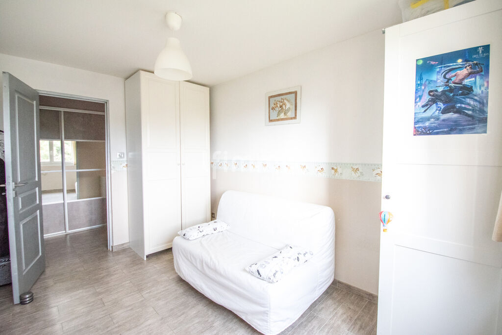 Photo 8 : Dernier étage au calme – T3 lumineux avec balcon, cave et parkin