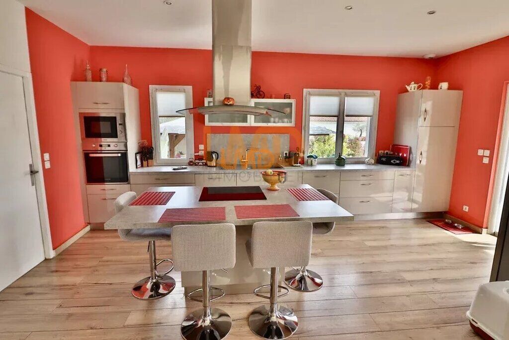 Photo 6 : Le Luc: Villa 146m2 - Terrain 1500m2 - Piscine - Carport 6 Voitu