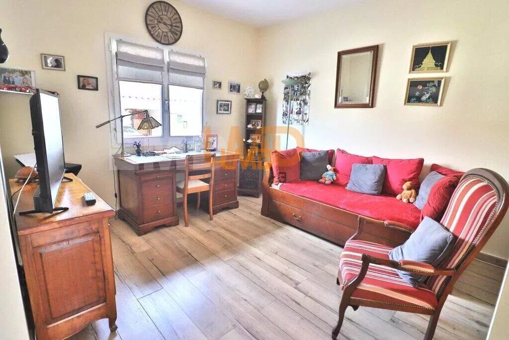 Photo 9 : Le Luc: Villa 146m2 - Terrain 1500m2 - Piscine - Carport 6 Voitu