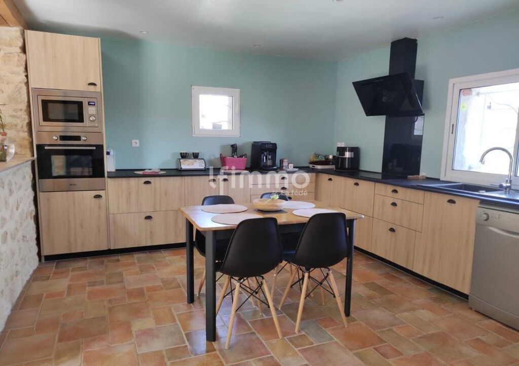 Photo 9 : Maison familiale - 163m2 habitable + 50m2 à aménager - Piscine