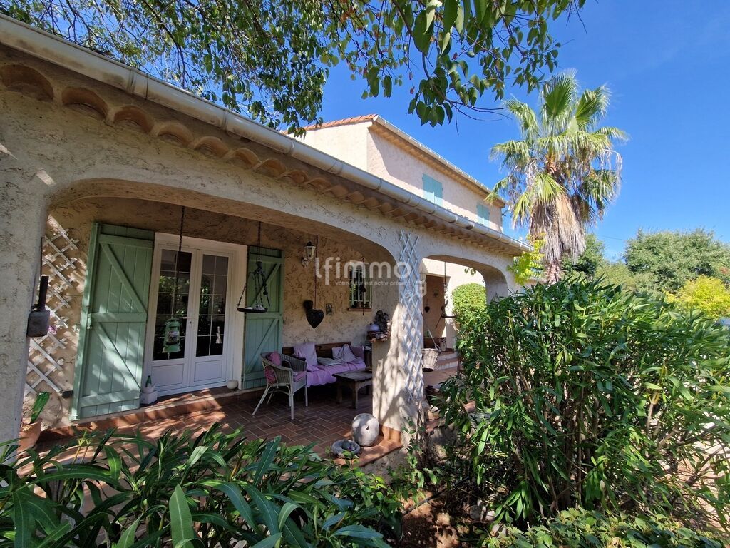 Photo 1 : Villa T7 avec piscine, garage et terrain