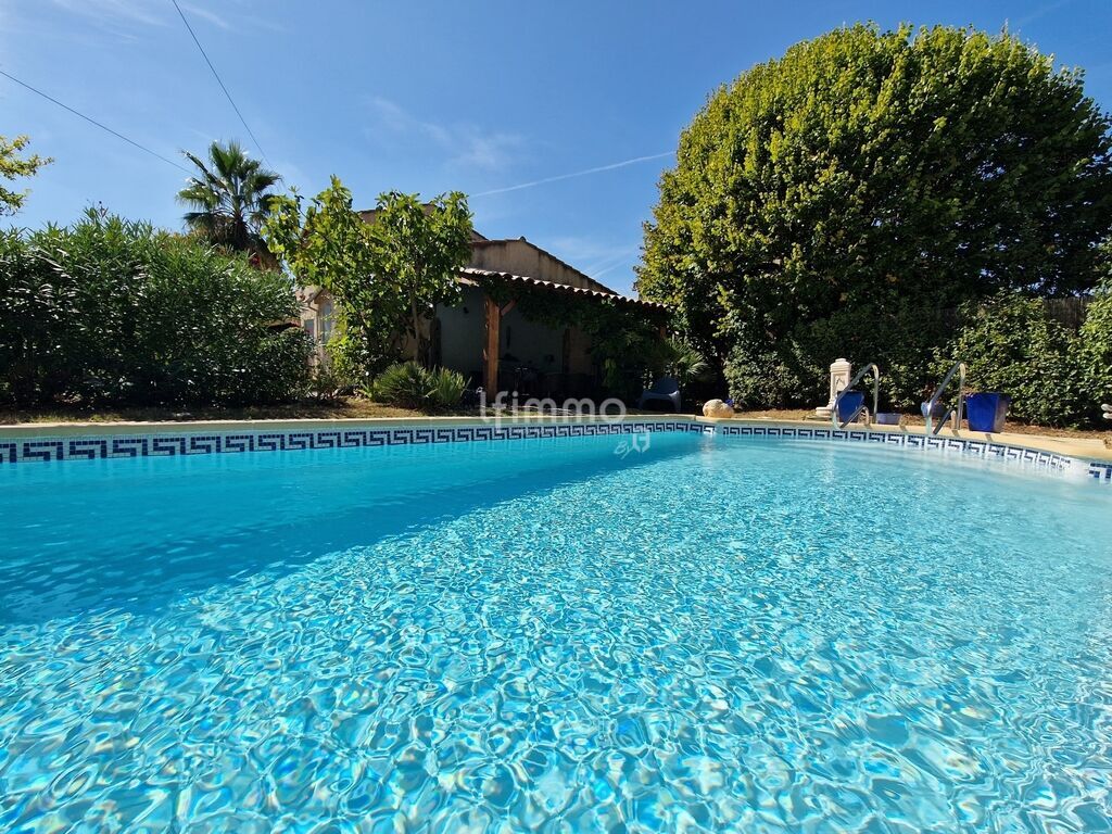 Photo 2 : Villa T7 avec piscine, garage et terrain