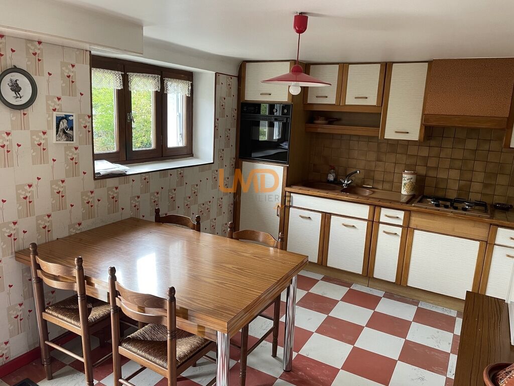 Photo 13 : Maison T7 en pierre sur sous-sol complet avec 816m² de terrain