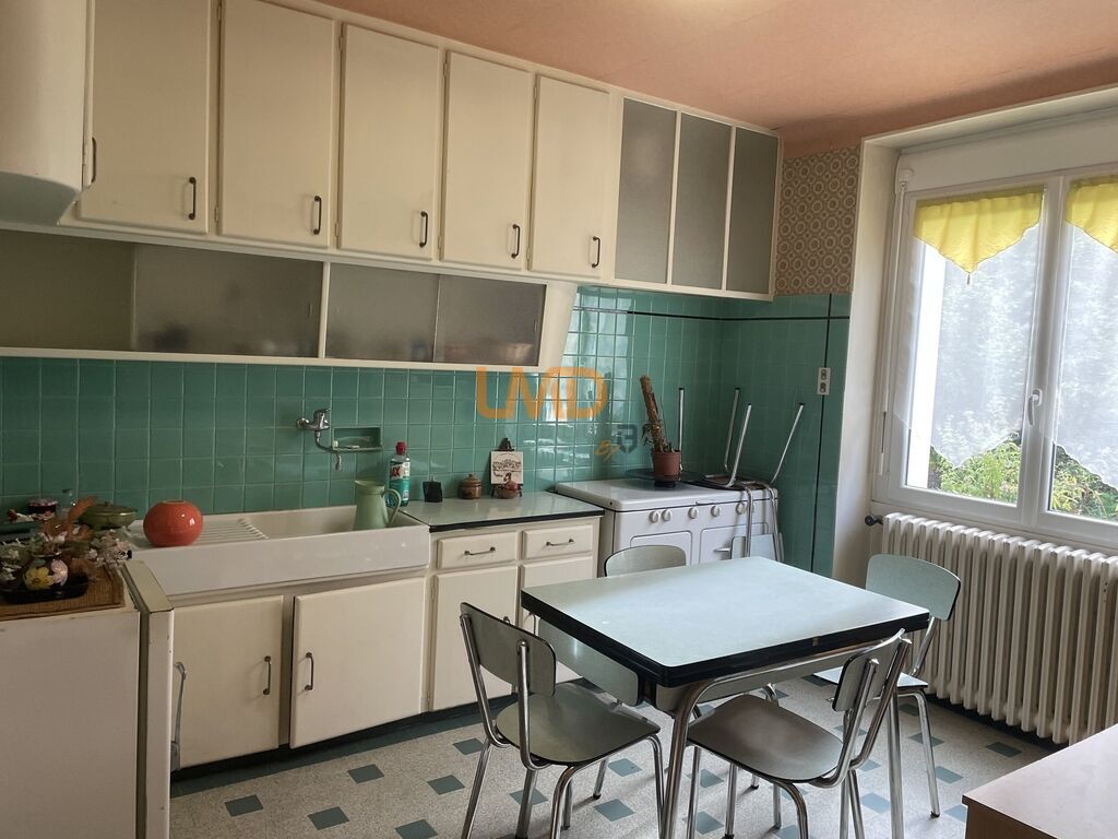 Photo 2 : Maison T7 en pierre sur sous-sol complet avec 816m² de terrain