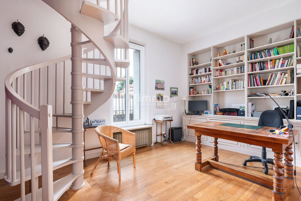 Photo 17 : St Chamond Maison 355 m² + dépendance  + jardin 1130 m²