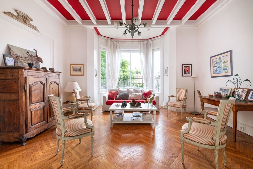 Photo 1 : St Chamond Maison 355 m² + dépendance  + jardin 1130 m²