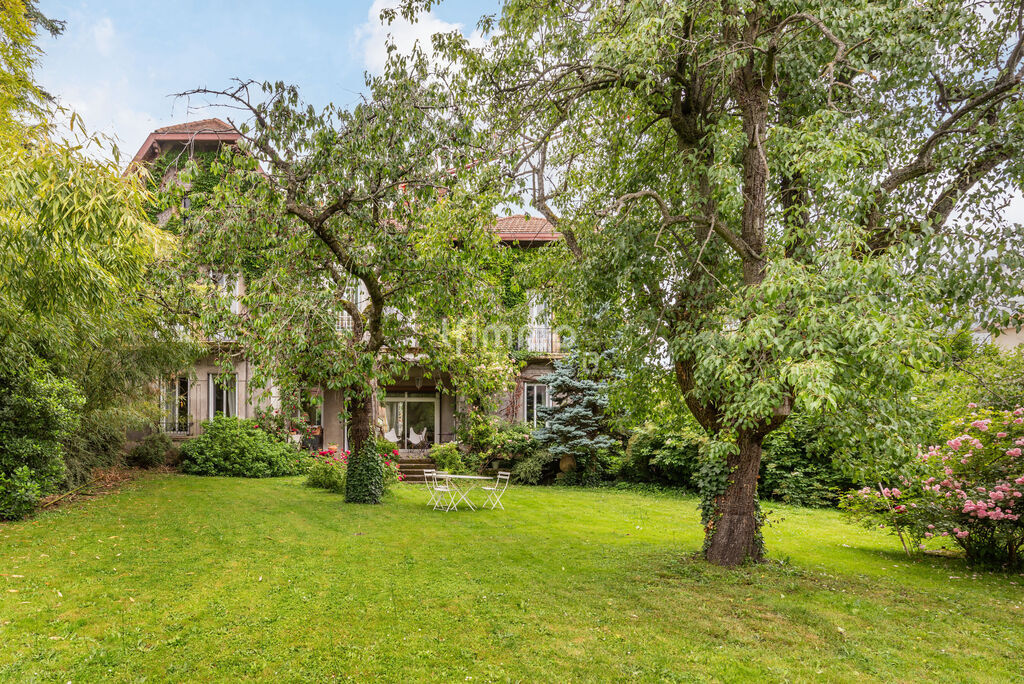 Photo 22 : St Chamond Maison 355 m² + dépendance  + jardin 1130 m²