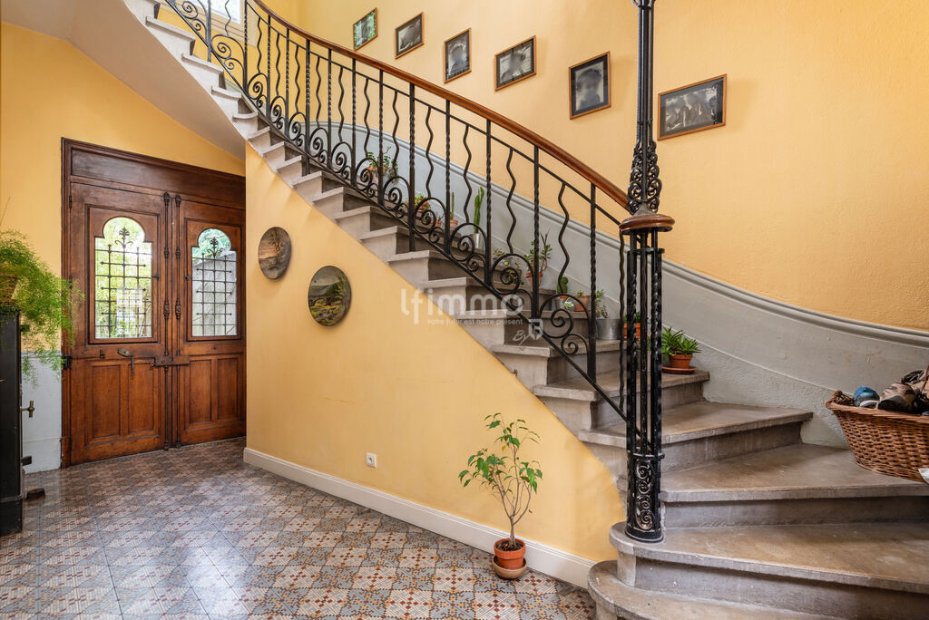 Photo 3 : St Chamond Maison 355 m² + dépendance  + jardin 1130 m²