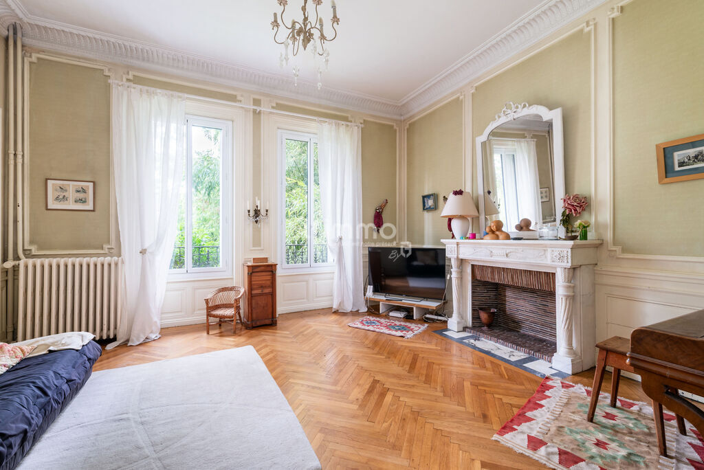 Photo 4 : St Chamond Maison 355 m² + dépendance  + jardin 1130 m²