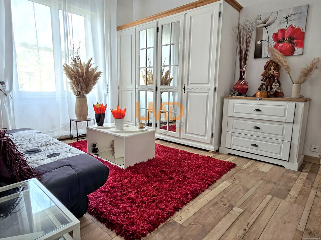 Photo 10 : Appartement en ville : terrasse, garage et vue sur la colline !