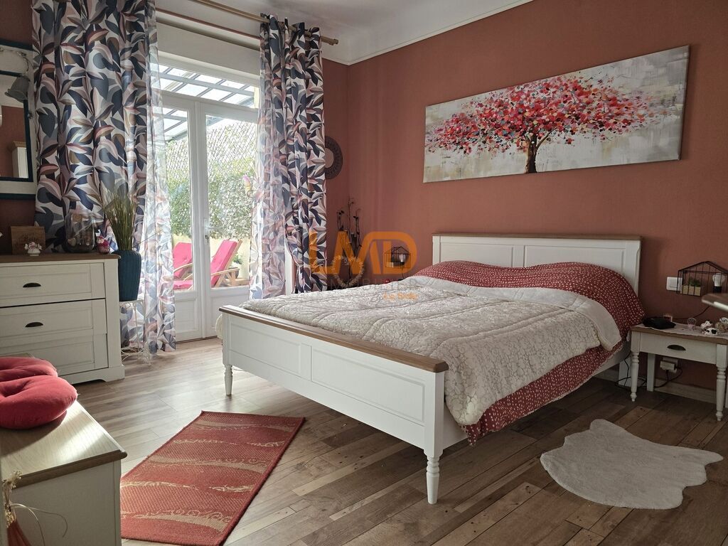 Photo 13 : Appartement en ville : terrasse, garage et vue sur la colline !