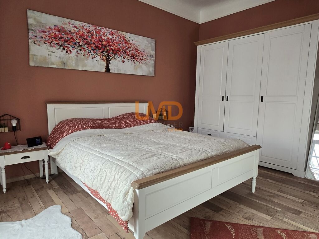 Photo 14 : Appartement en ville : terrasse, garage et vue sur la colline !