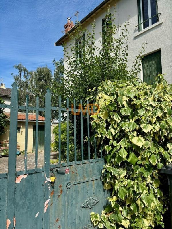 Photo 10 : maison de ville des années 30 avec annexes cabanon et cave