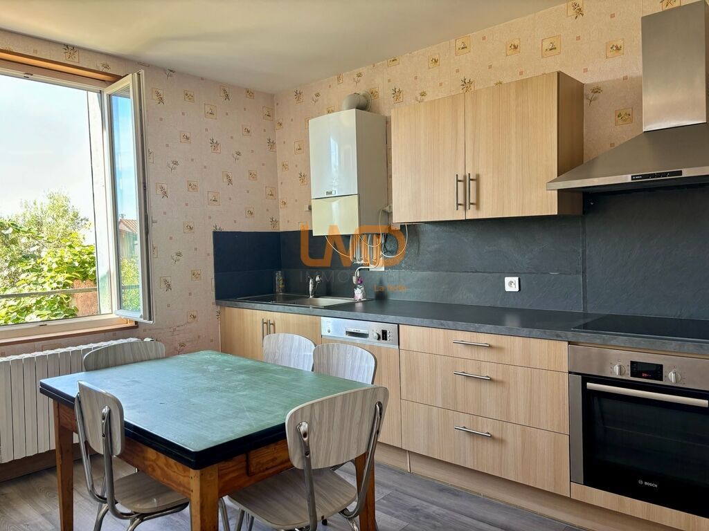 Photo 11 : maison de ville des années 30 avec annexes cabanon et cave