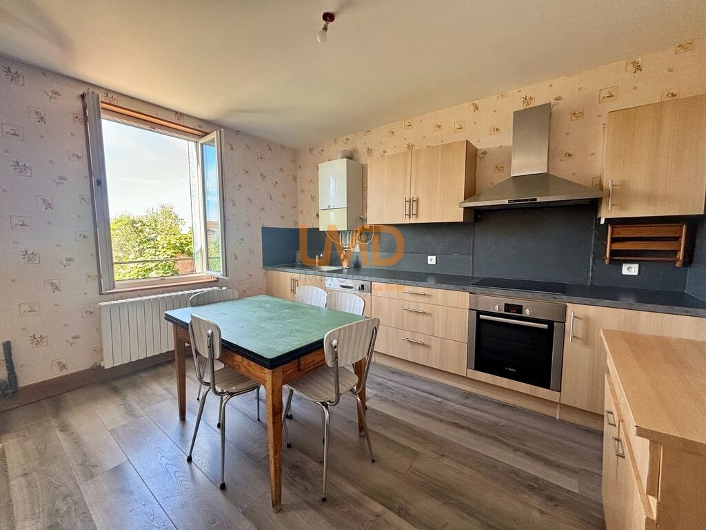 Photo 2 : maison de ville des années 30 avec annexes cabanon et cave