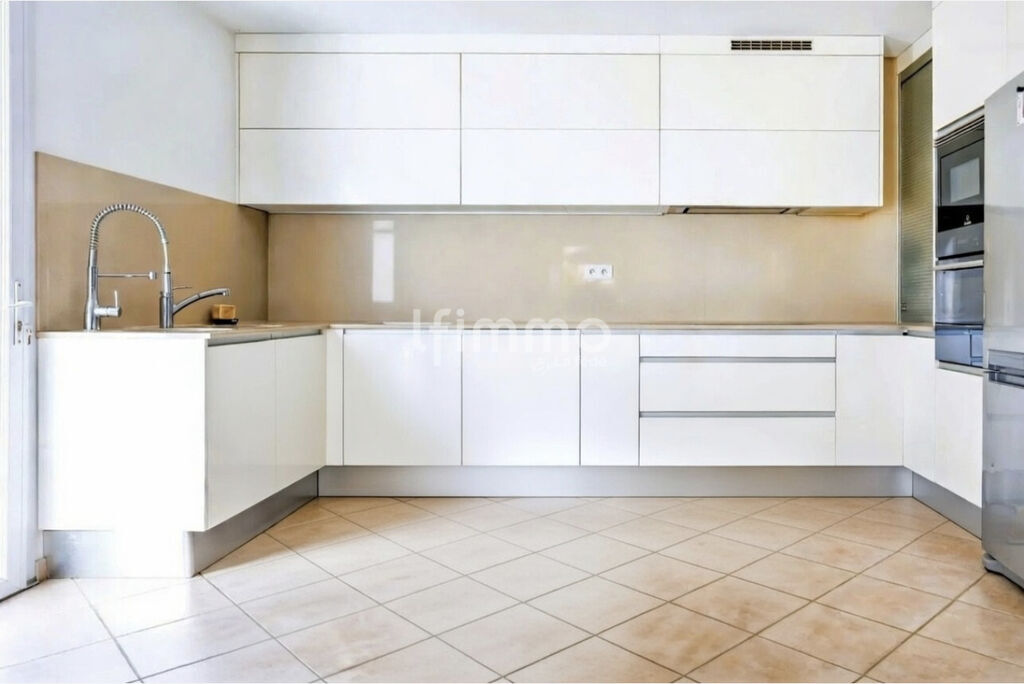 Photo 2 : Maison 13009 / Piscine / Garage