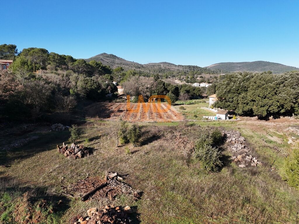 Photo 3 : Flassans sur Issole: terrain plat constructible 2270m2