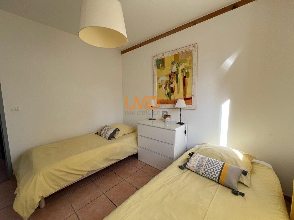 Photo 14 : villa de plain pied 5 pieces avec jardin