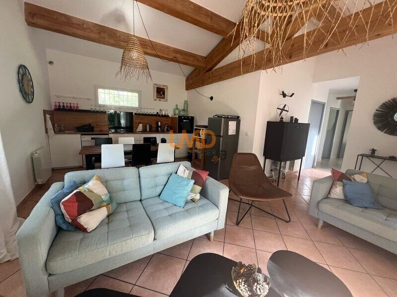 Photo 7 : villa de plain pied 5 pieces avec jardin