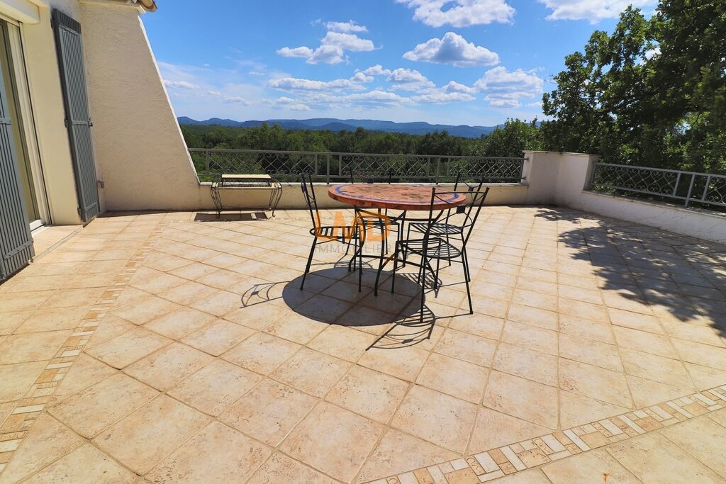 Photo 12 : Saint Maximin: maison 286m2 sur 5000m2 - 6 voire 7 chambres