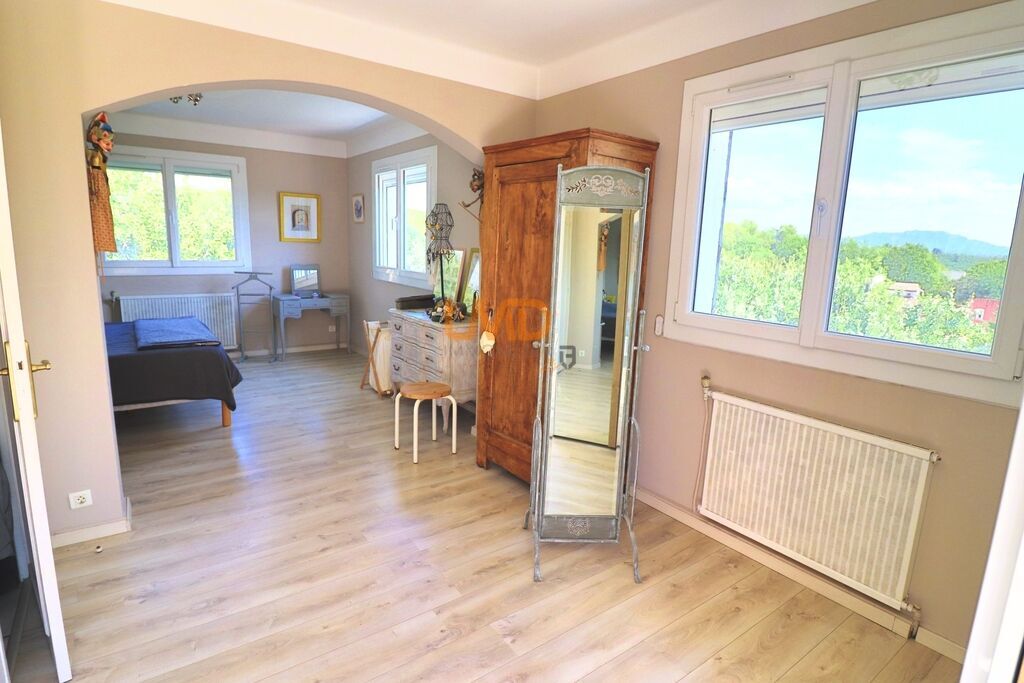 Photo 18 : Saint Maximin: maison 286m2 sur 5000m2 - 6 voire 7 chambres