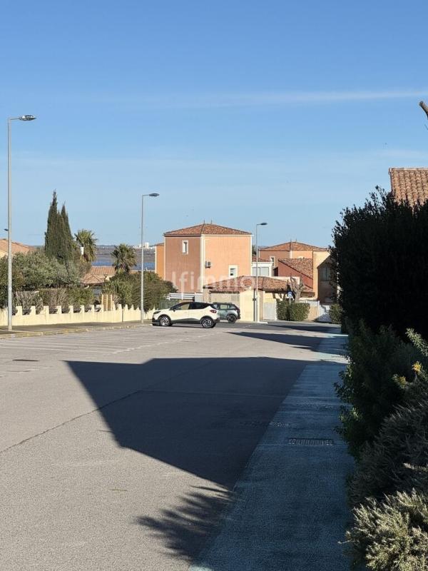 Photo 13 : maison mitoyenne – 2 chambres – terrasse – piscine – fleury