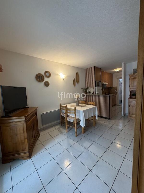 Photo 2 : maison mitoyenne – 2 chambres – terrasse – piscine – fleury