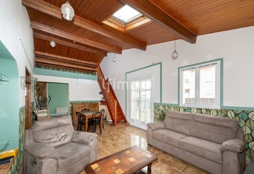 Photo 2 : Maison familiale de 103 m² – 33920 Saint-Yzan-de-Soudiac