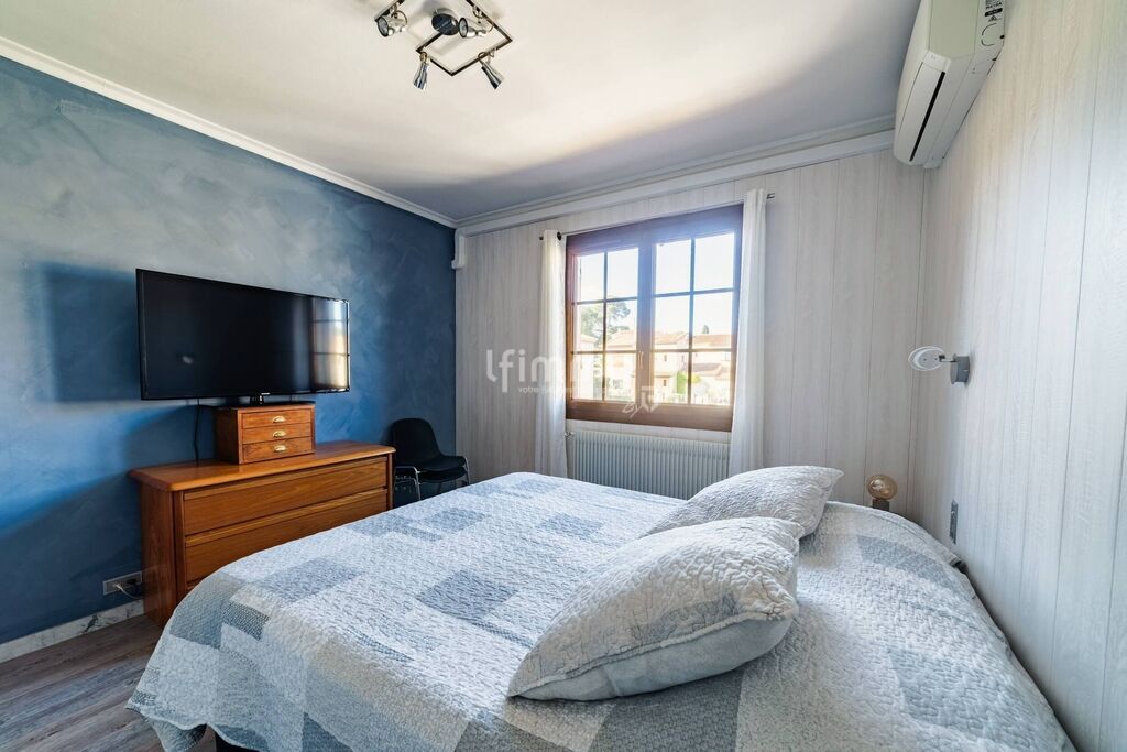 Photo 11 : Maison 5 pièces avec jardin et piscine - St Tronc