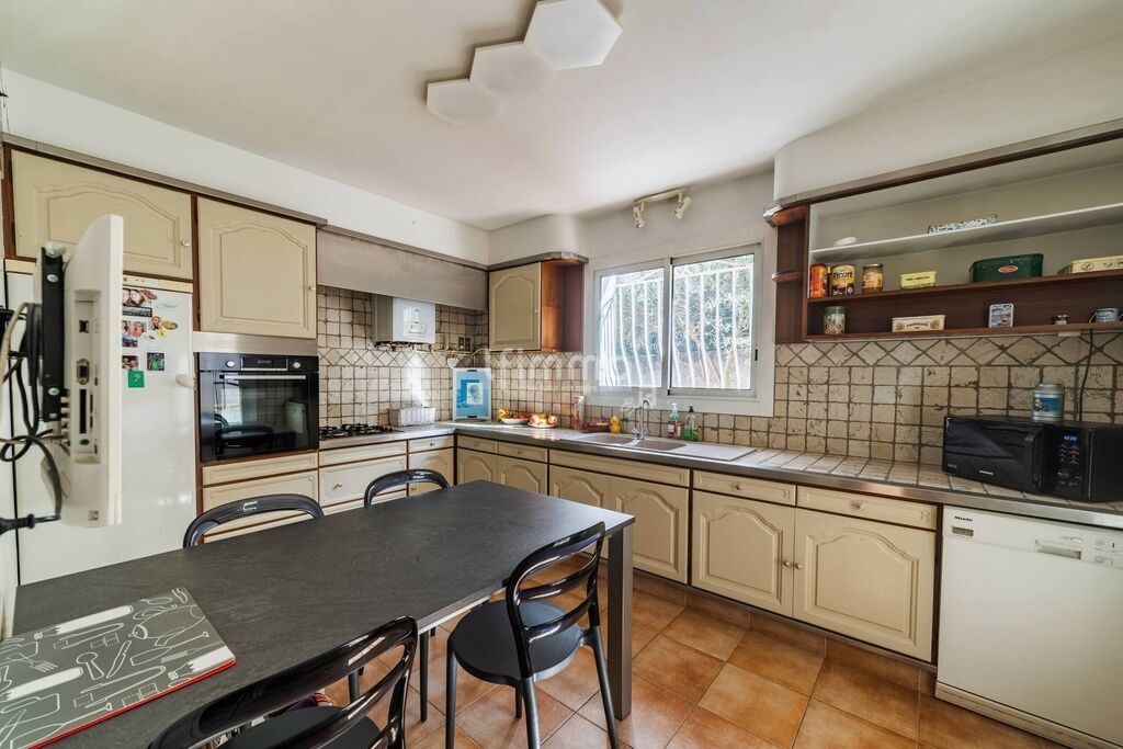 Photo 7 : Maison 5 pièces avec jardin et piscine - St Tronc