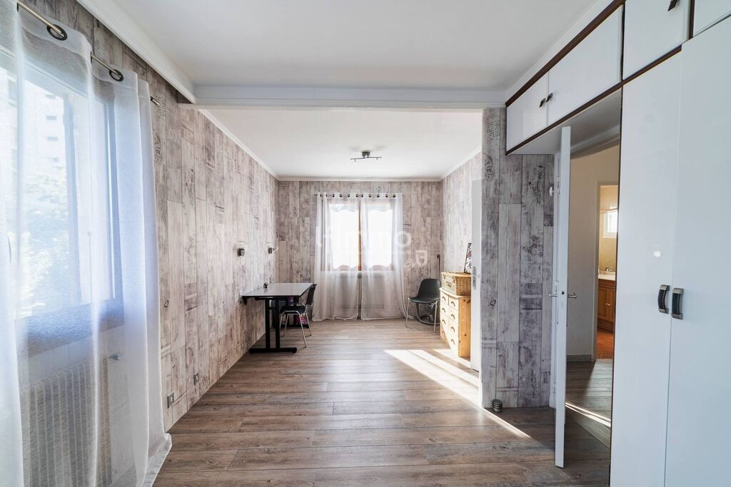 Photo 9 : Maison 5 pièces avec jardin et piscine - St Tronc