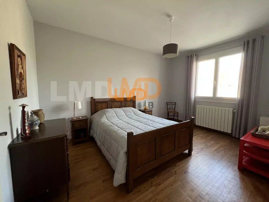 Photo 10 : Villa avec gîte  sur 5000 m2 de terrain, Piscine. Garage