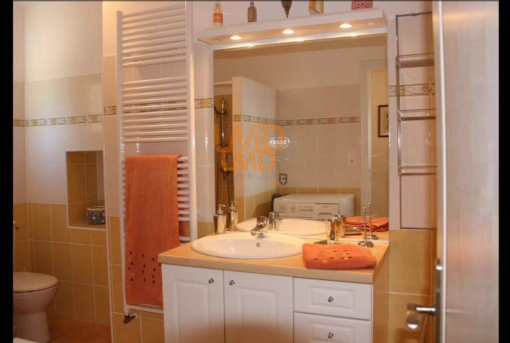 Photo 17 : Villa avec gîte  sur 5000 m2 de terrain, Piscine. Garage