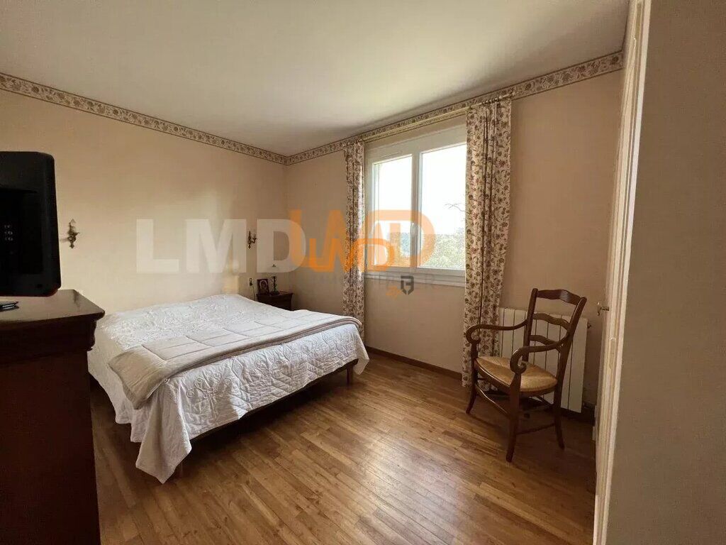 Photo 8 : Villa avec gîte  sur 5000 m2 de terrain, Piscine. Garage