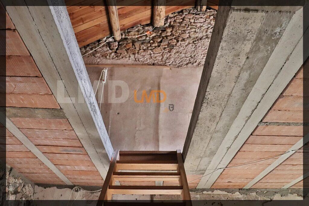 Photo 15 : Charmante maison en pierre avec dépendance et terrain boisé