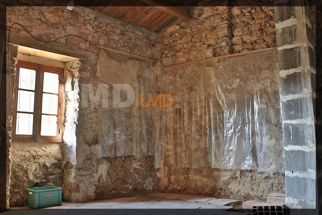 Photo 16 : Charmante maison en pierre avec dépendance et terrain boisé