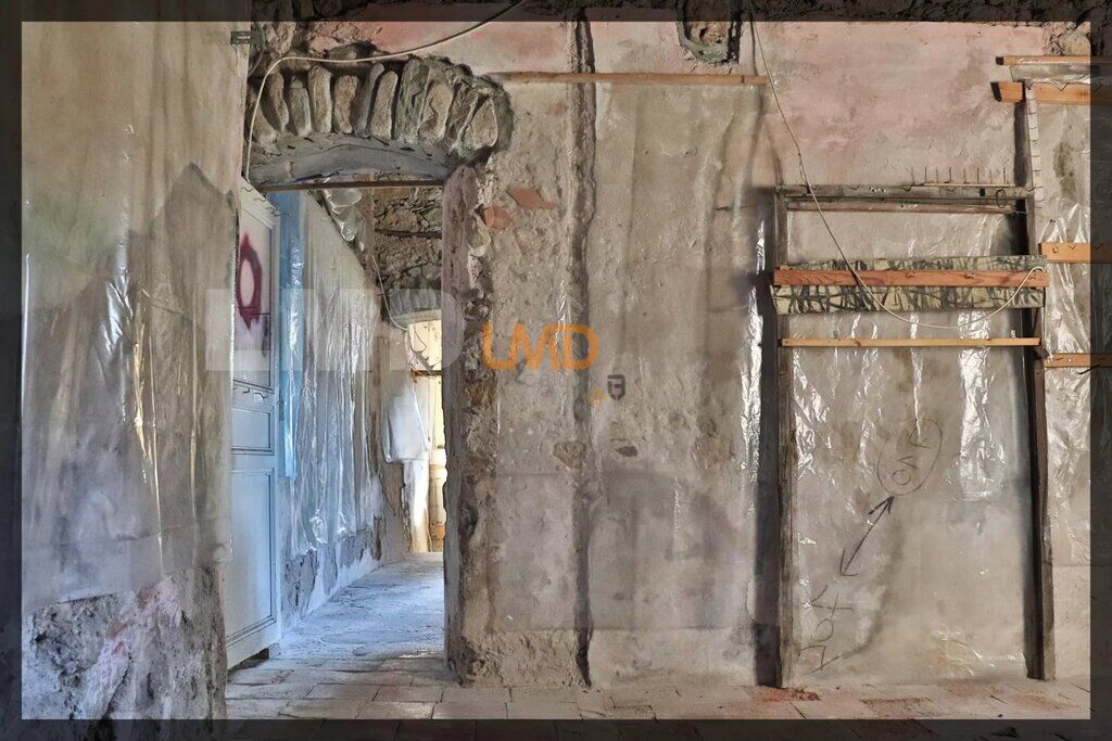 Photo 17 : Charmante maison en pierre avec dépendance et terrain boisé