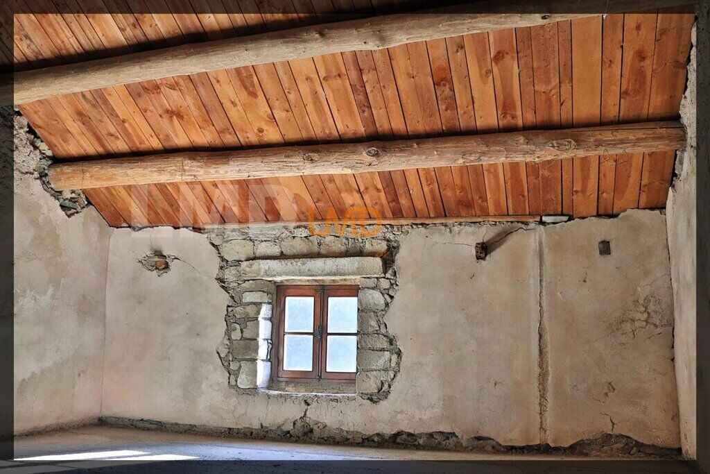 Photo 19 : Charmante maison en pierre avec dépendance et terrain boisé