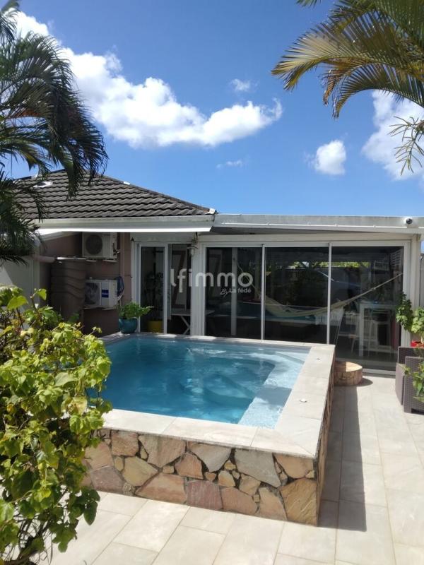Photo 1 : Maison avec piscine à Schoelcher