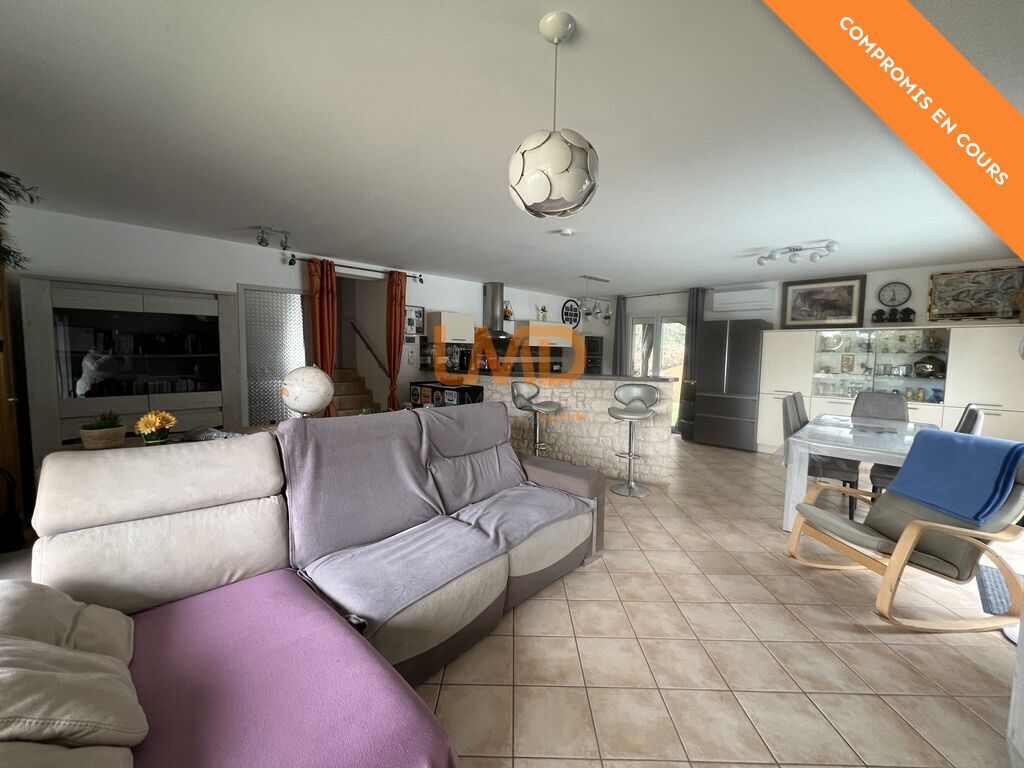 Photo 7 : Mercuer – Maison T6 avec piscine, terrasses et grand garage