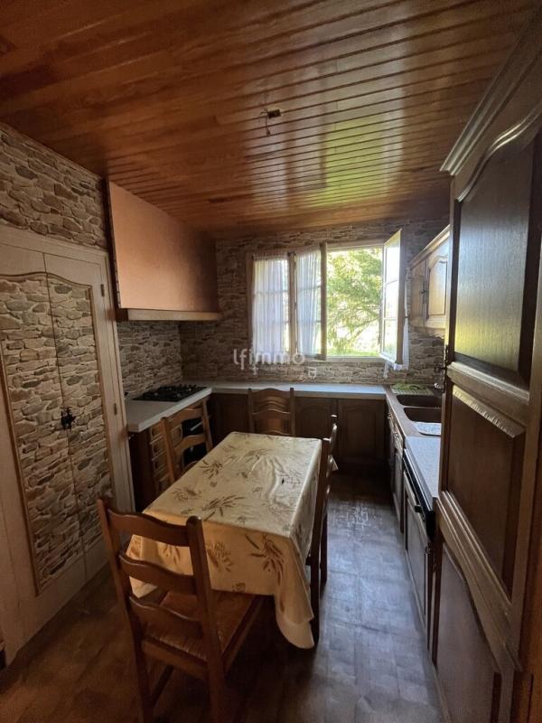 Photo 2 : Maison de 73m² à rénover avec son bel espace extérieur - Montpon