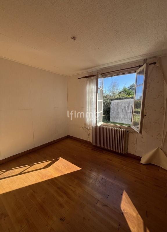 Photo 6 : Maison de 73m² à rénover avec son bel espace extérieur - Montpon