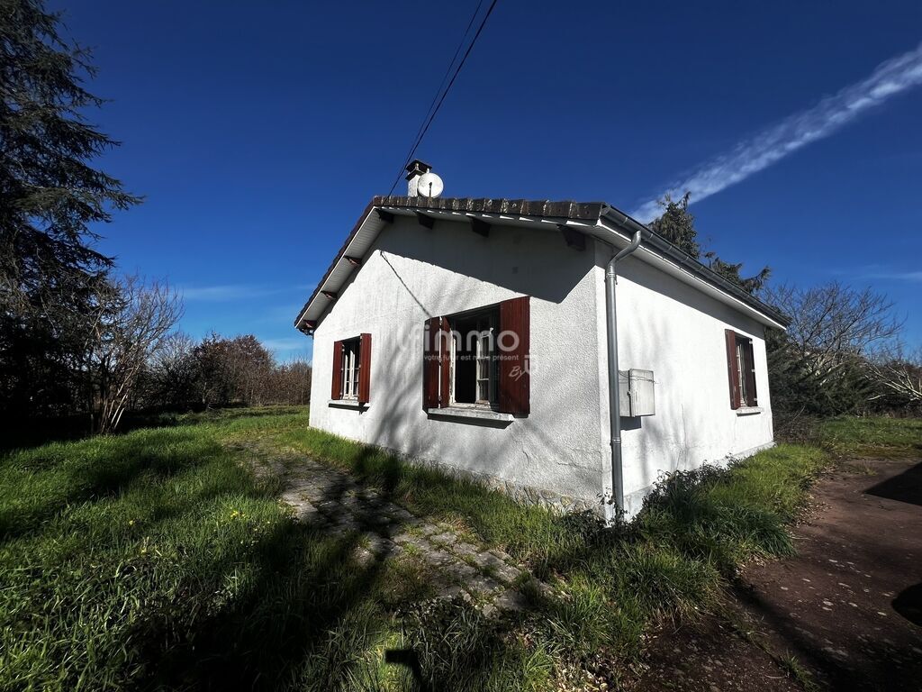 Photo 9 : Maison de 73m² à rénover avec son bel espace extérieur - Montpon