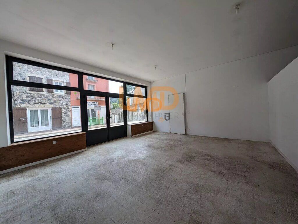 Photo 8 : Maison de Village avec Grande Terrasse et Local Commercial