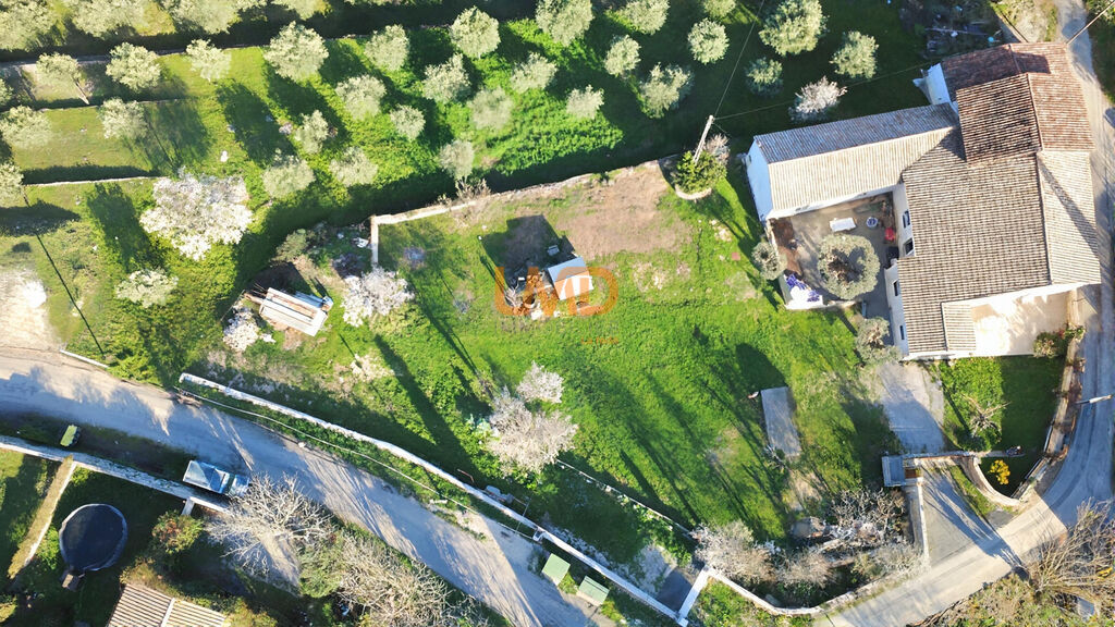 Photo 9 : Mas pierre rénové DPE A 3 suites terrain plat vue dégagée