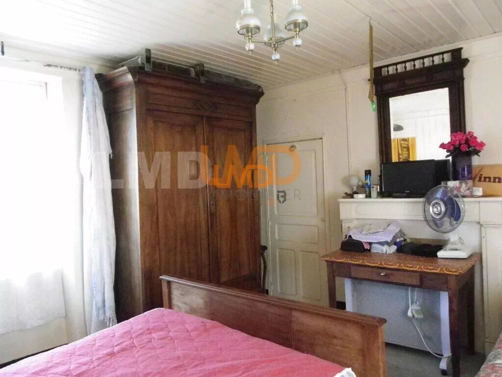 Photo 12 : ancien corps de ferme avec dépendances une grange sur étable