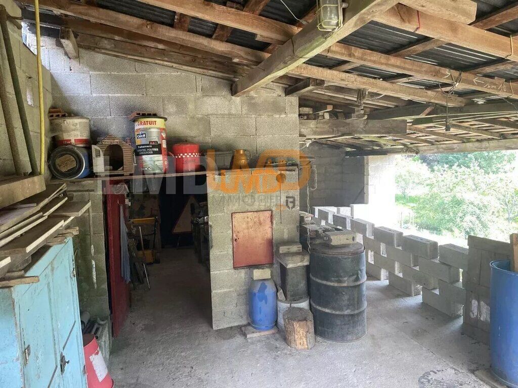 Photo 14 : ancien corps de ferme avec dépendances une grange sur étable