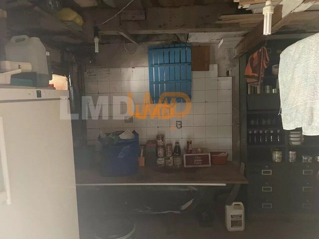 Photo 24 : ancien corps de ferme avec dépendances une grange sur étable