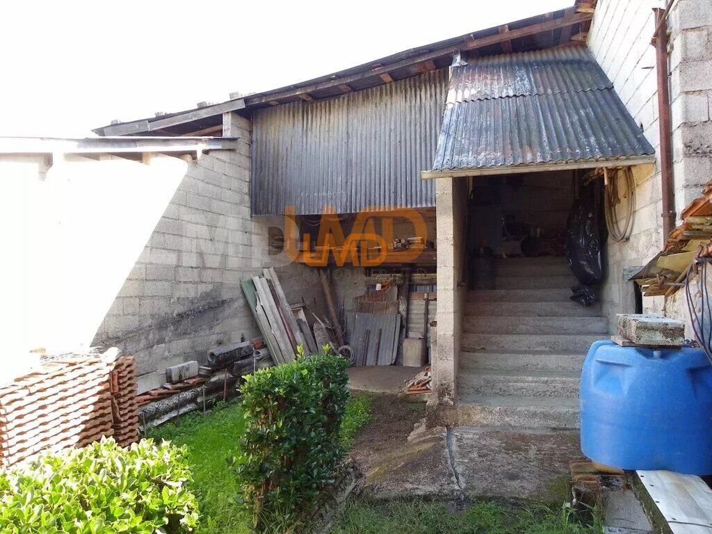 Photo 25 : ancien corps de ferme avec dépendances une grange sur étable